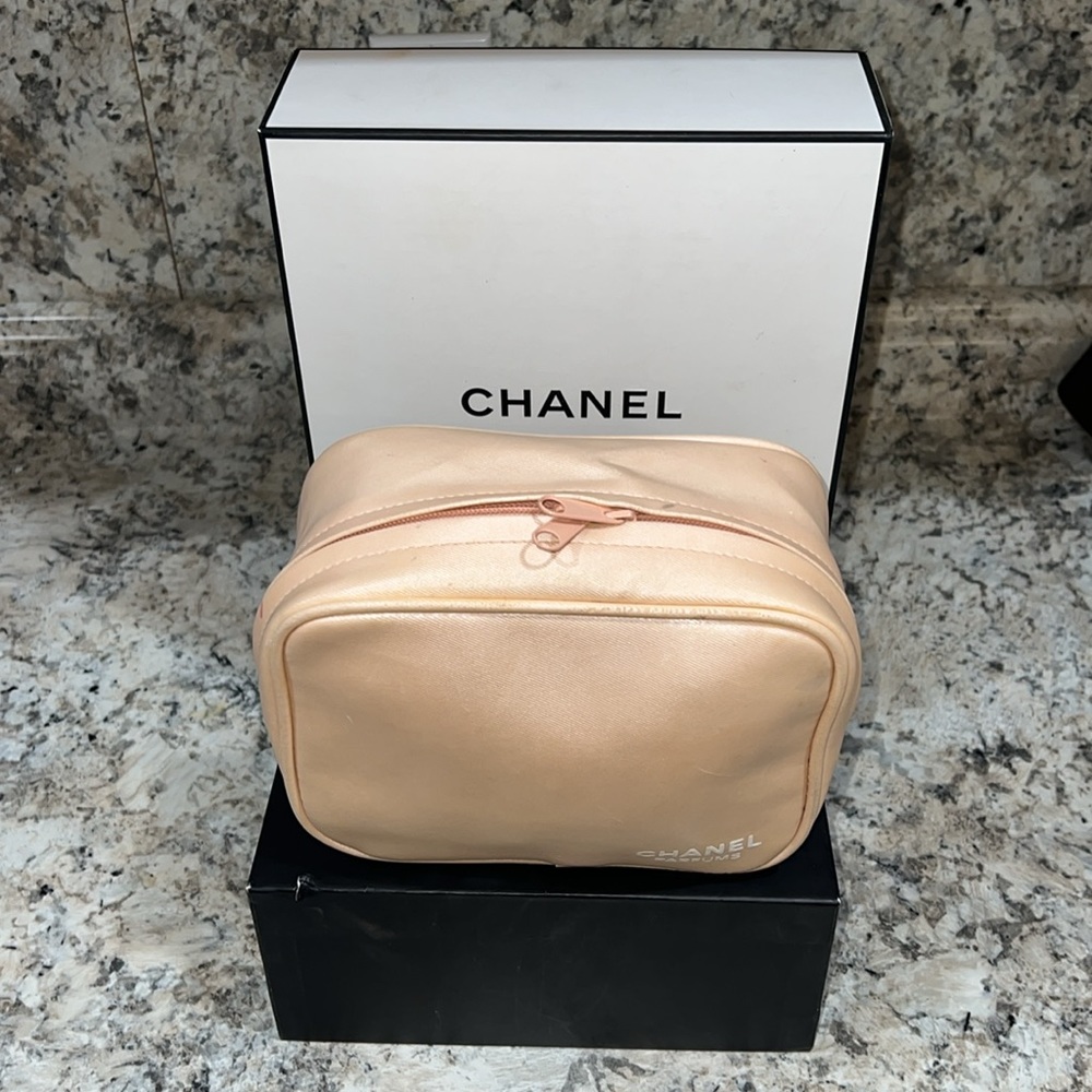 Chanel Rectangular Makeup Bag - image 1